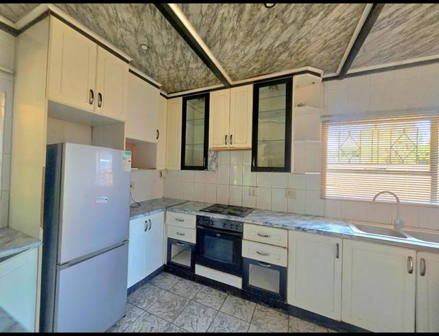 3 BEDROOM HOUSE FOR SALE IN DAWN PARK